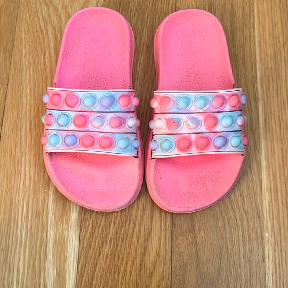 Girls pop it pink slides size 12-13